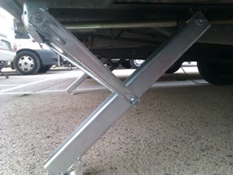 Sustitución de patas estabilizadoras en una caravana